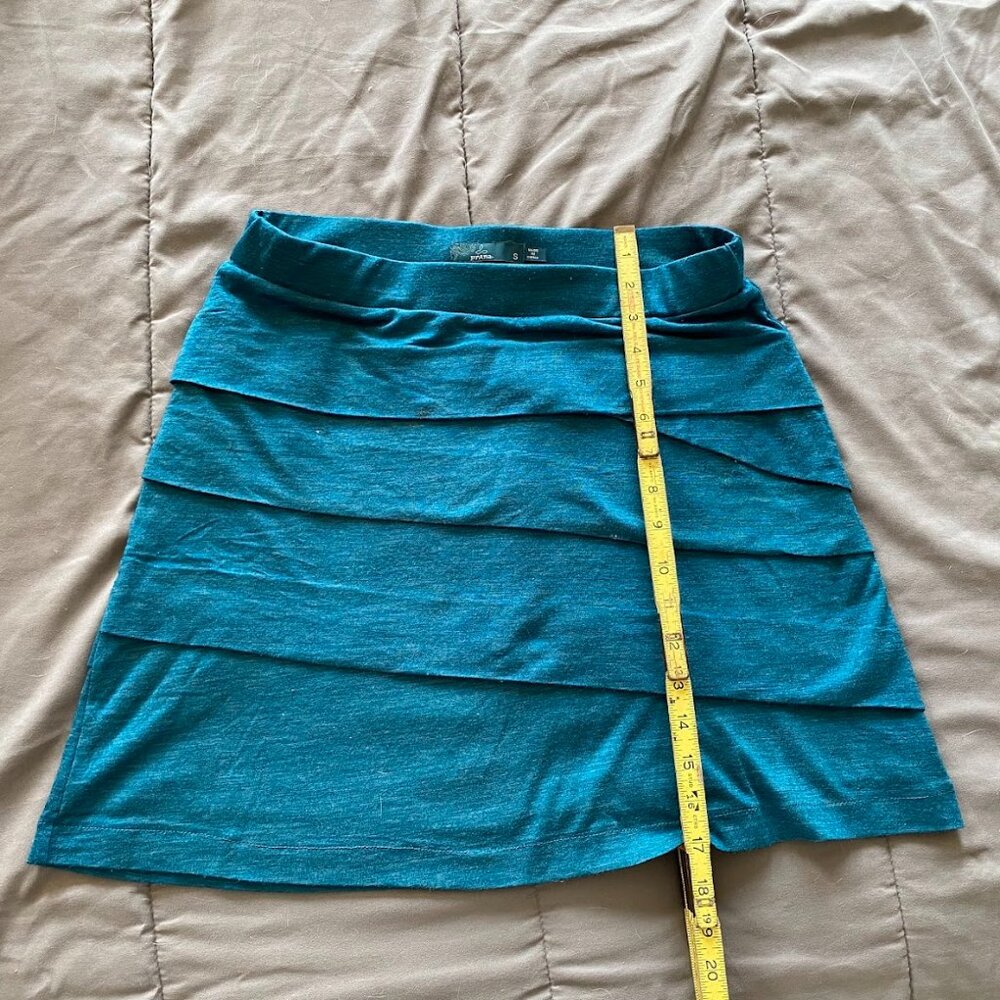 Prana Mini Teal Skirt , Size Sm(All of my clothing is $5/$10)